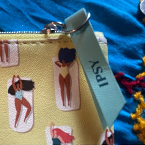 Yellow Ipsy cosmetic bag w/ women in swimsuits. Apx 5 x 7“. Excellent condition. - Picture 2 of 7